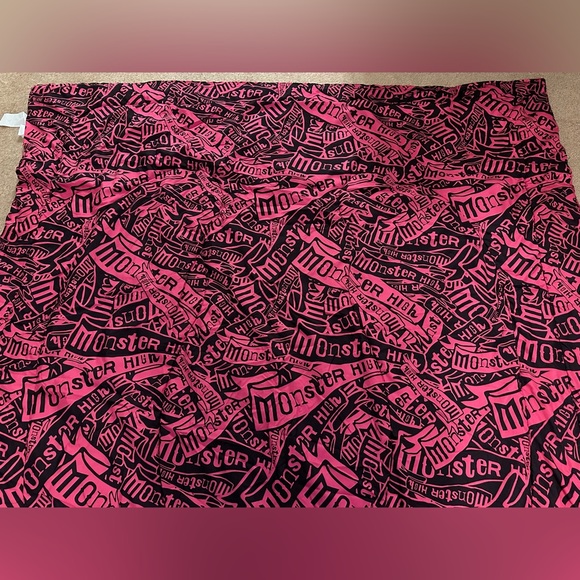 Girls Room Mattel Monster High Reversible Twin Full Comforter 72” X 86” - Picture 11 of 15